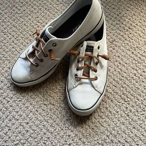 Sperry sneaker